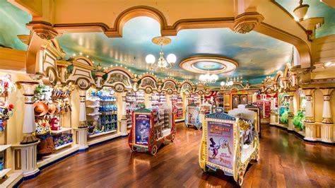 disneyland paris shopping outlet.